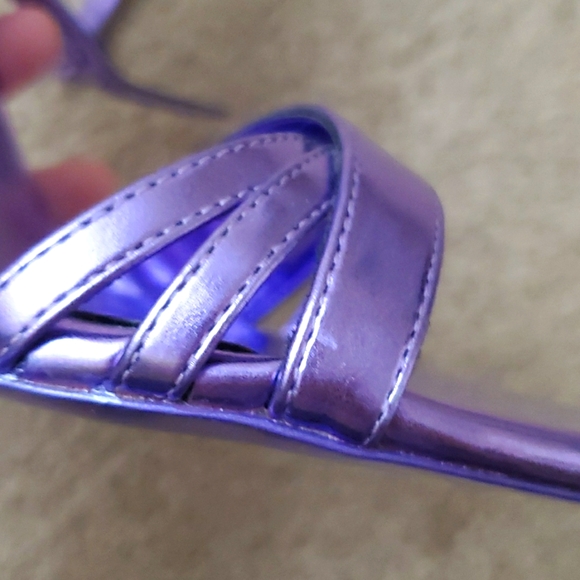 Aldo Strappy Shiny Purple Shoes - Picture 4 of 9